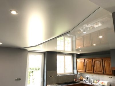 plafond-tendu-laqué-satiné-blanc-cuisine-salon-couloir-dingsheim